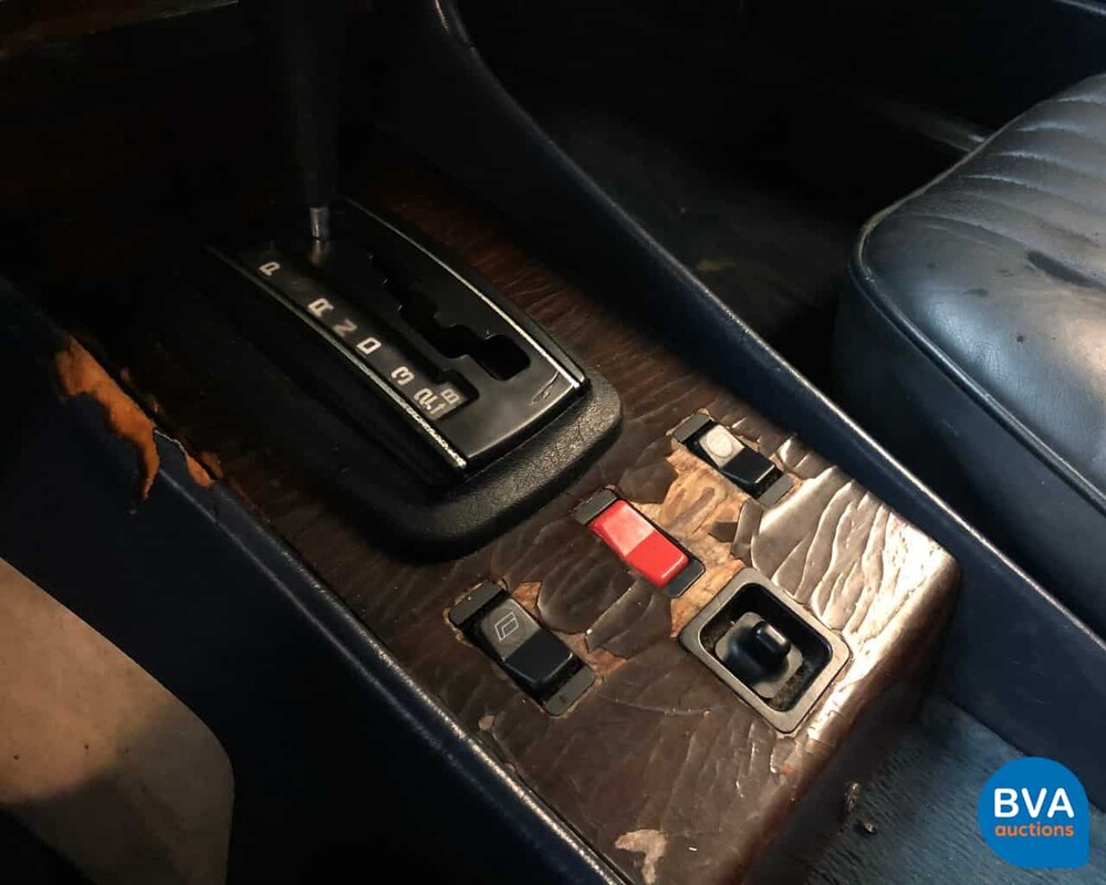 Mercedes-Benz 380SL R107 1983.