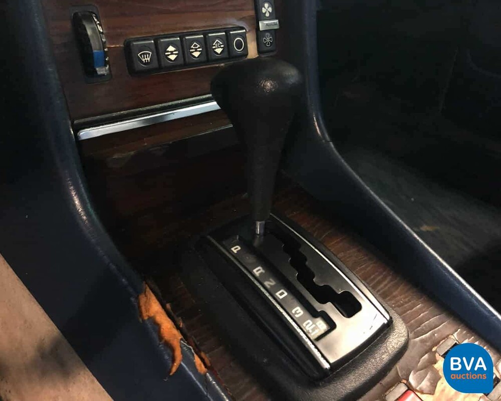 Mercedes-Benz 380SL R107 1983.