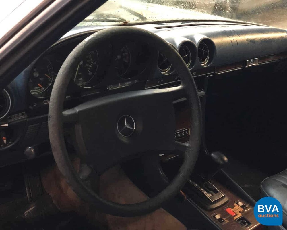Mercedes-Benz 380SL R107 1983.