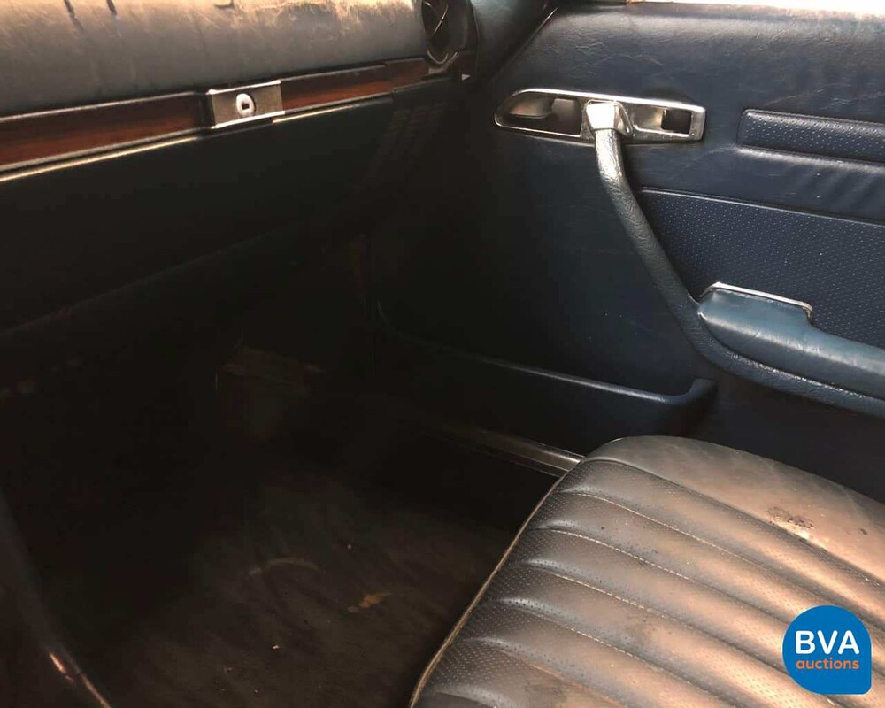 Mercedes-Benz 380SL R107 1983.