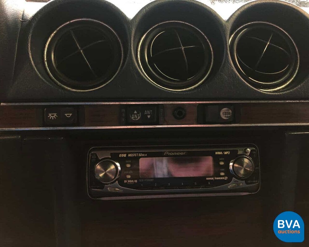 Mercedes-Benz 380SL R107 1983.