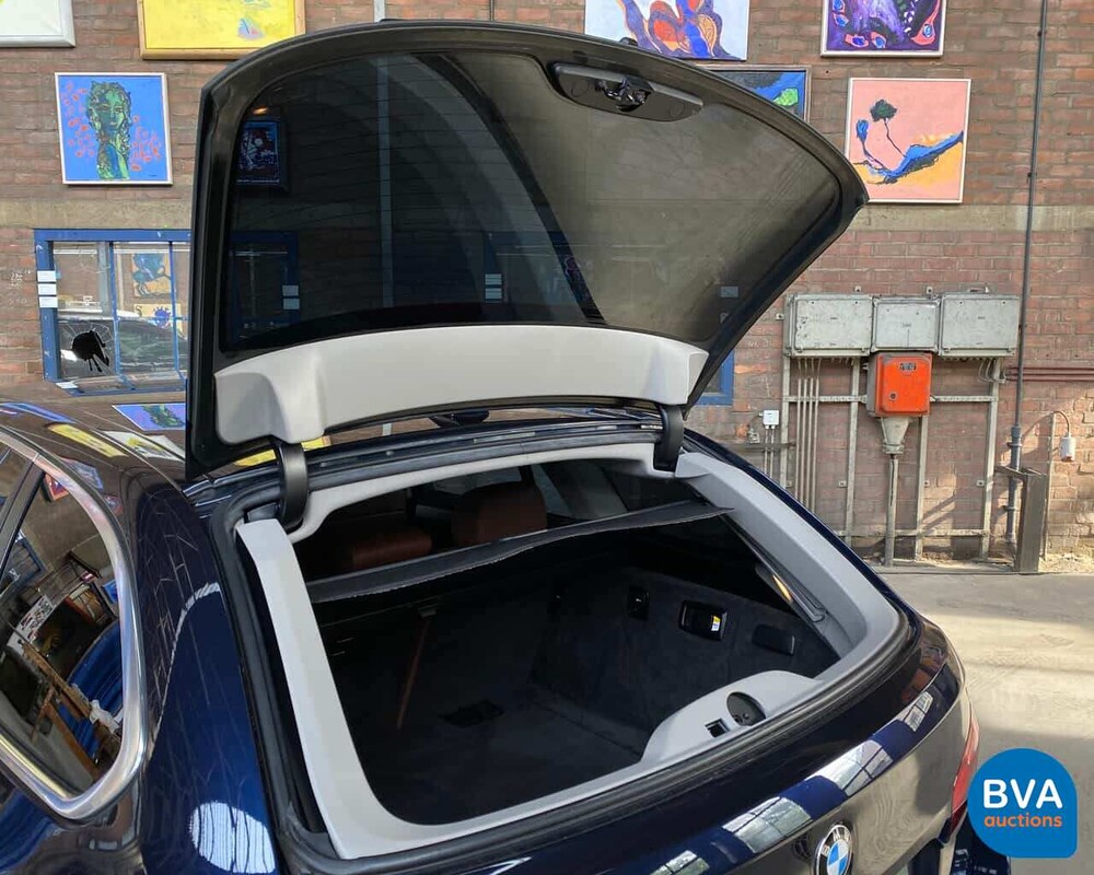 BMW 528I Touring 5er High Executive 6-Zylinder -Org. NL- + NAP, 32-PSZ-2.