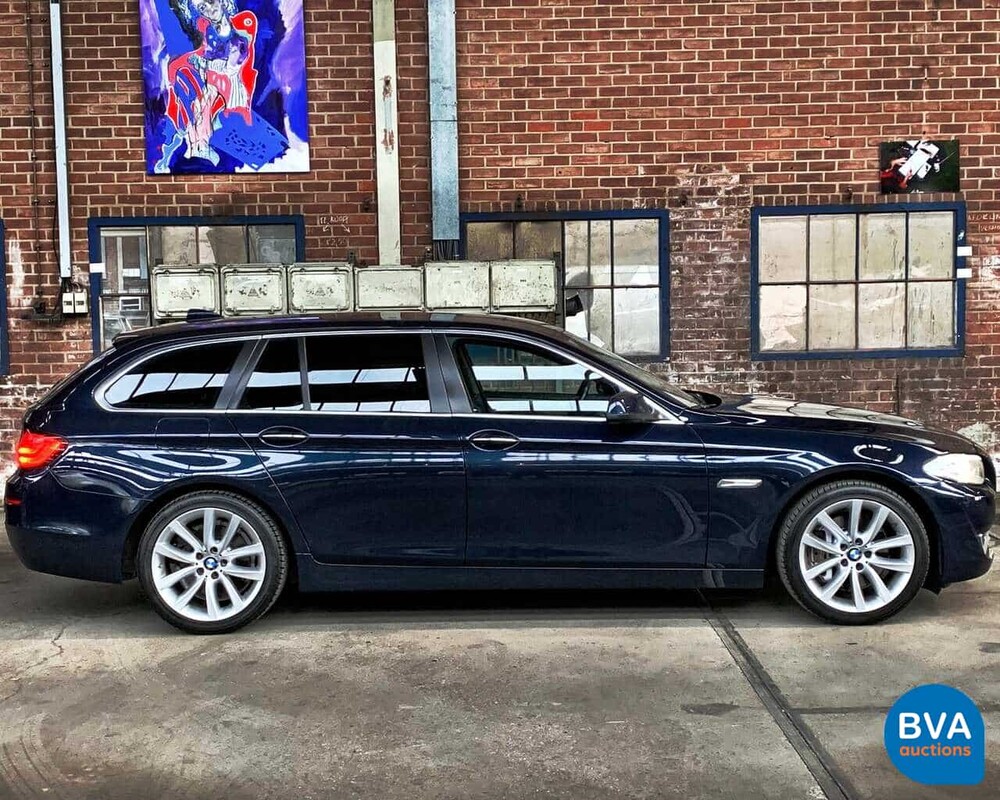 BMW 528I Touring 5er High Executive 6-Zylinder -Org. NL- + NAP, 32-PSZ-2.