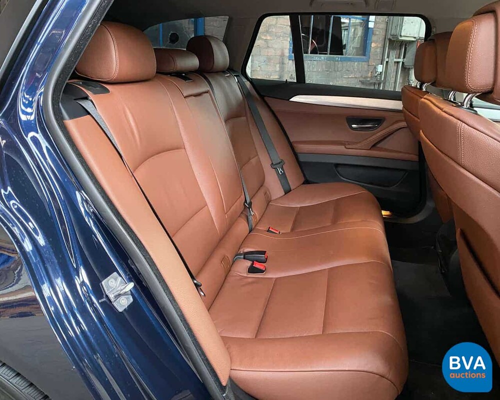 BMW 528I Touring 5er High Executive 6-Zylinder -Org. NL- + NAP, 32-PSZ-2.