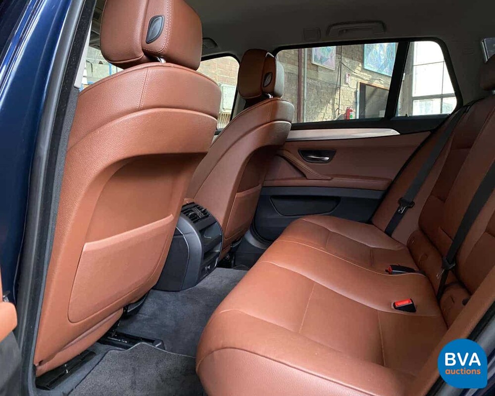 BMW 528I Touring 5er High Executive 6-Zylinder -Org. NL- + NAP, 32-PSZ-2.