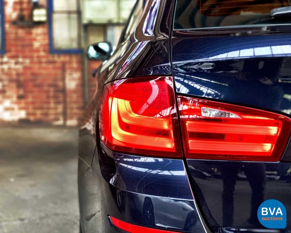 BMW 528I Touring 5er High Executive 6-Zylinder -Org. NL- + NAP, 32-PSZ-2.