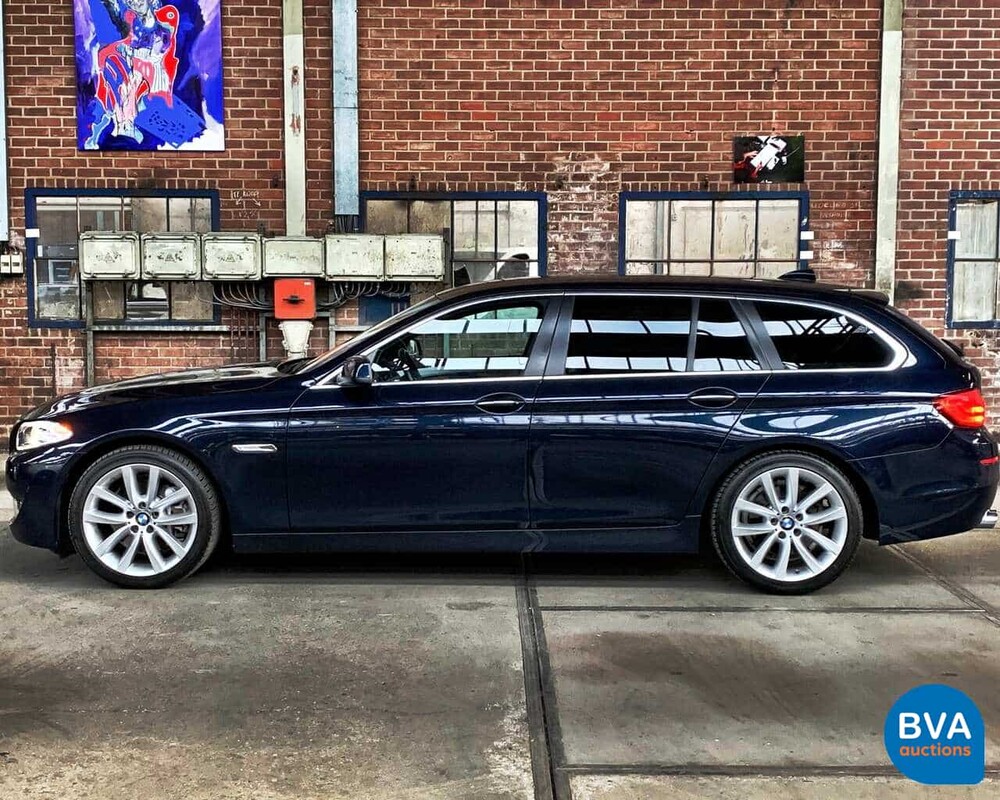 BMW 528I Touring 5er High Executive 6-Zylinder -Org. NL- + NAP, 32-PSZ-2.