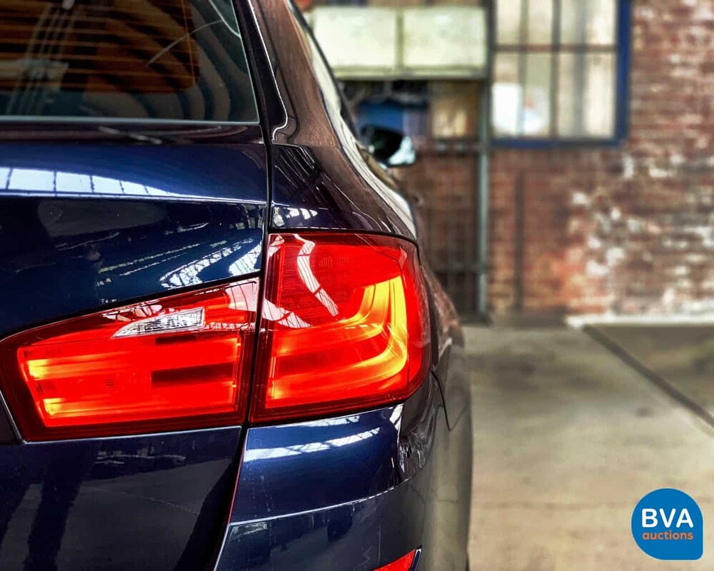 BMW 528I Touring 5er High Executive 6-Zylinder -Org. NL- + NAP, 32-PSZ-2.