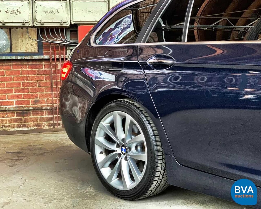 BMW 528I Touring 5er High Executive 6-Zylinder -Org. NL- + NAP, 32-PSZ-2.