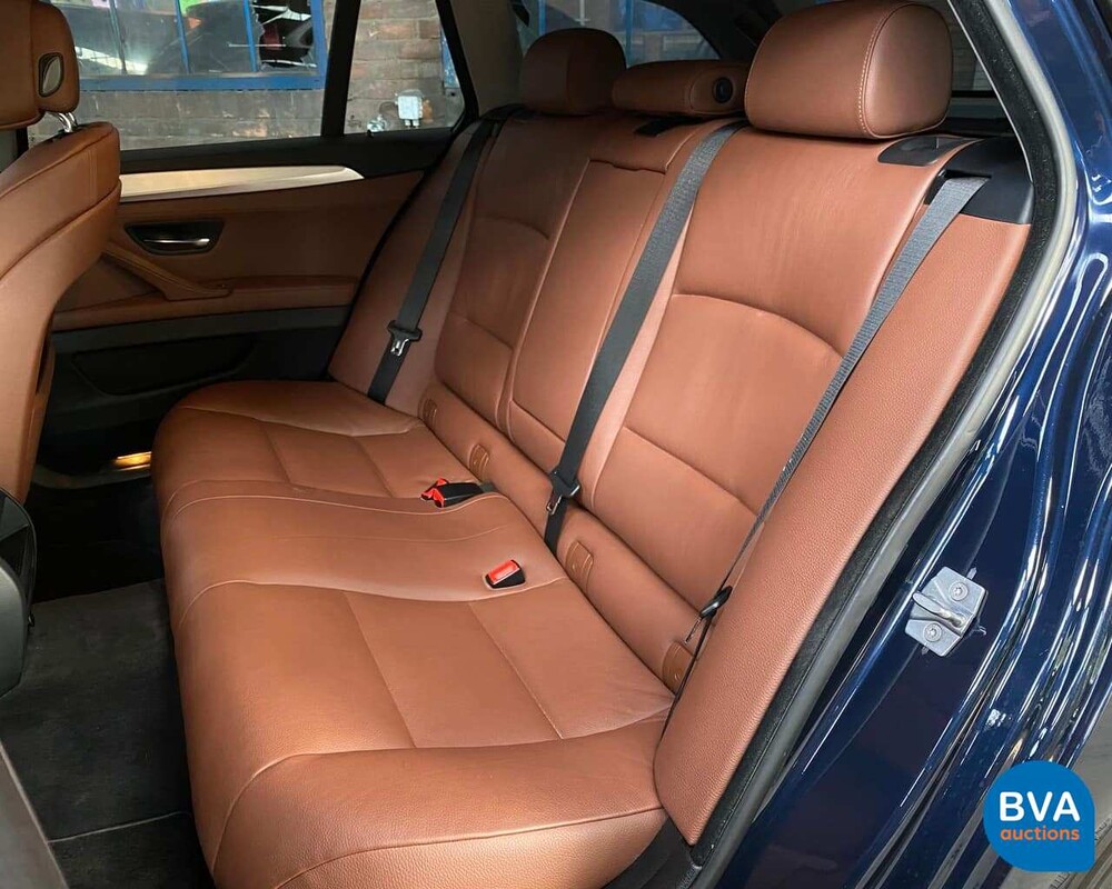 BMW 528I Touring 5er High Executive 6-Zylinder -Org. NL- + NAP, 32-PSZ-2.