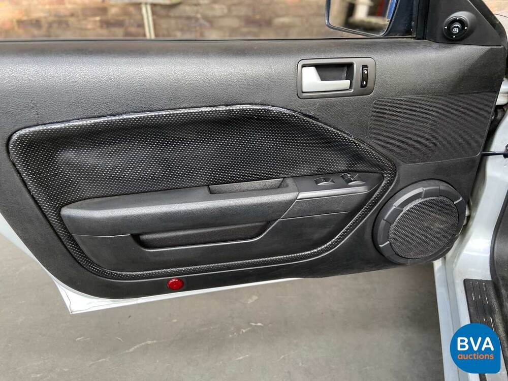 Ford Mustang Cabriolet 4.6 V8 GT Cabrio USA 2006, 13-ZF-SV.