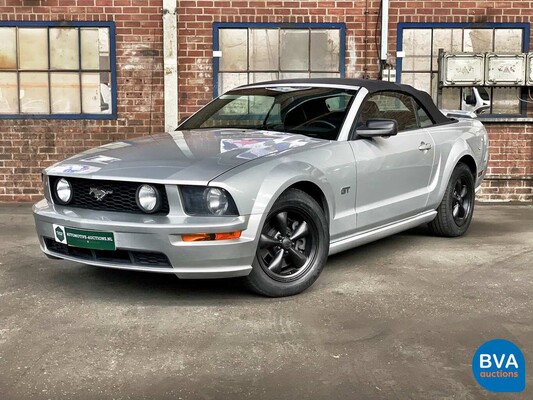 Ford Mustang Cabriolet 4.6 V8 GT Convertible USA 2006, 13-ZF-SV.
