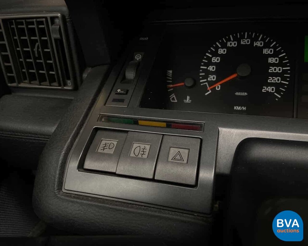 Renault 25 2.0 TXI Phase II 135 PS -Org.NL-1991, DJ-HP-72.