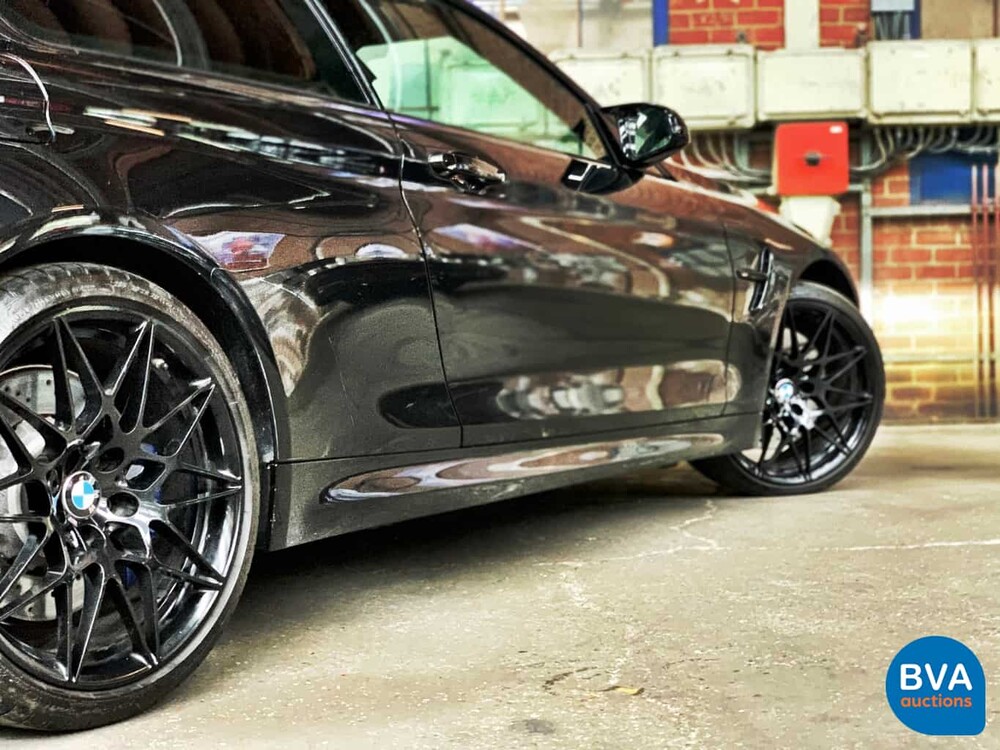 BMW M4 Competition Coupé 450 PS 4er 2017.