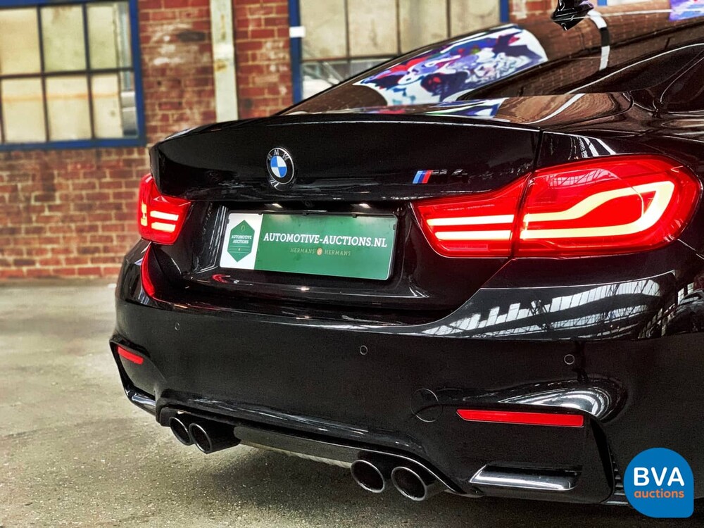 BMW M4 Competition Coupé 450 PS 4er 2017.