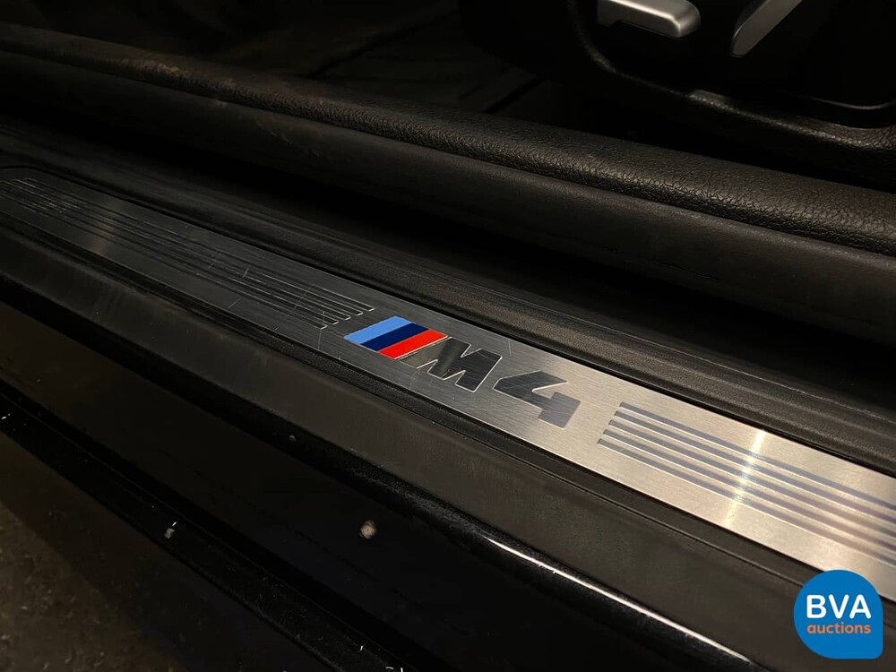 BMW M4 Competition Coupé 450 PS 4er 2017.