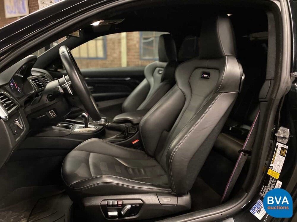 BMW M4 Competition Coupé 450 PS 4er 2017.