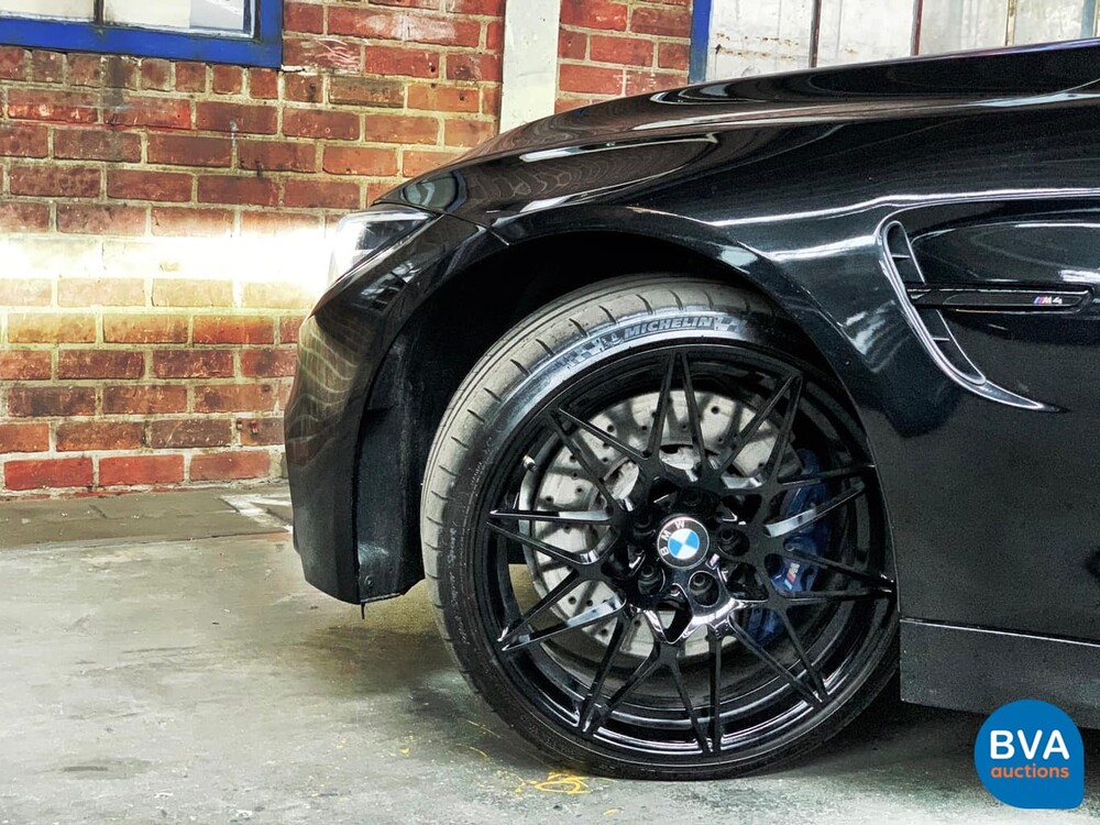 BMW M4 Competition Coupé 450 PS 4er 2017.