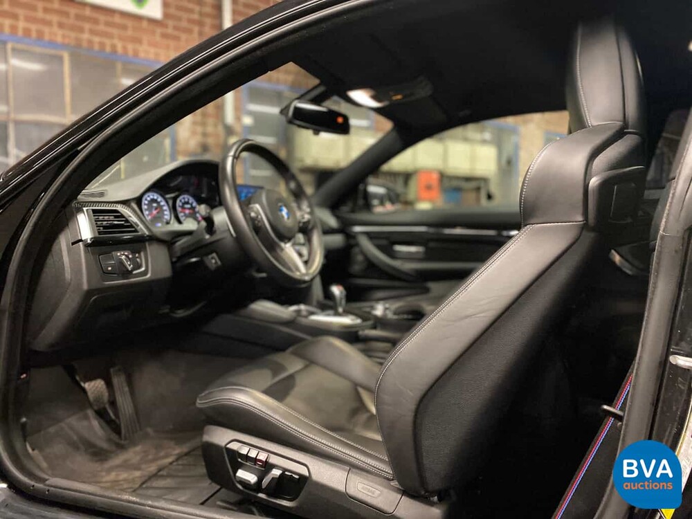 BMW M4 Competition Coupé 450 PS 4er 2017.