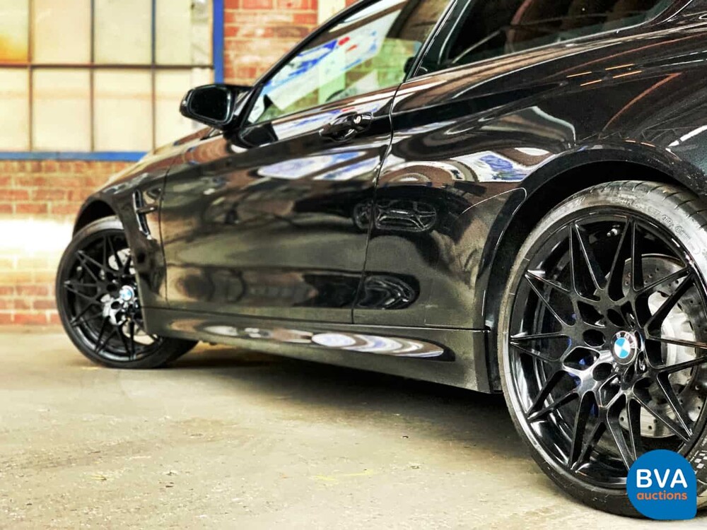 BMW M4 Competition Coupé 450 PS 4er 2017.