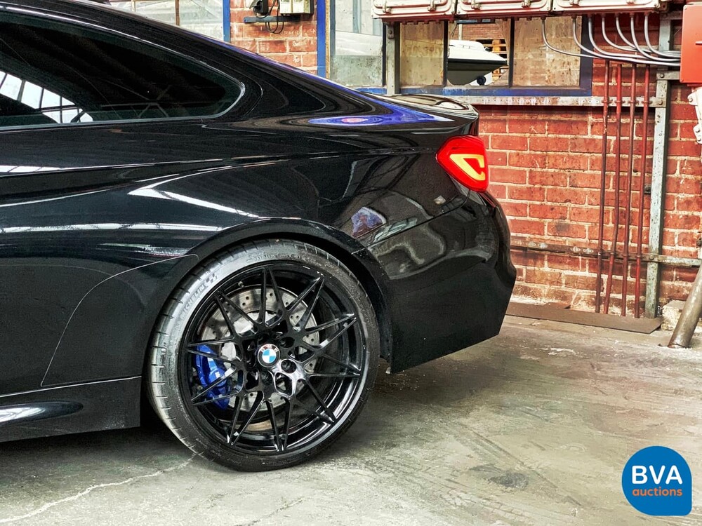 BMW M4 Competition Coupé 450 PS 4er 2017.