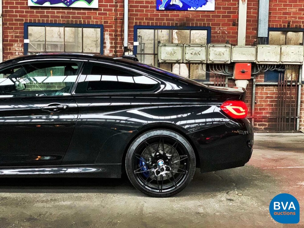 BMW M4 Competition Coupé 450 PS 4er 2017.