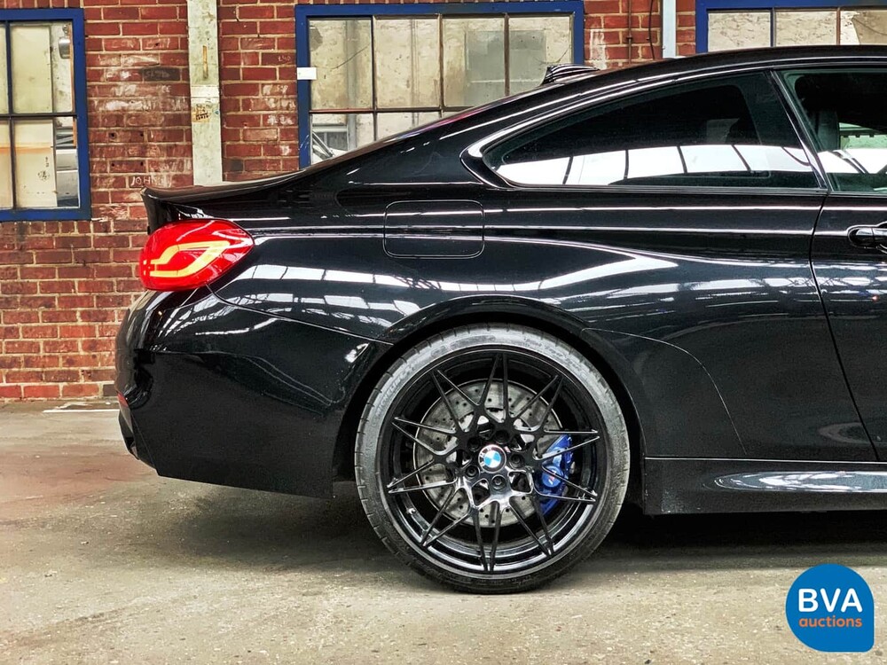 BMW M4 Competition Coupé 450 PS 4er 2017.