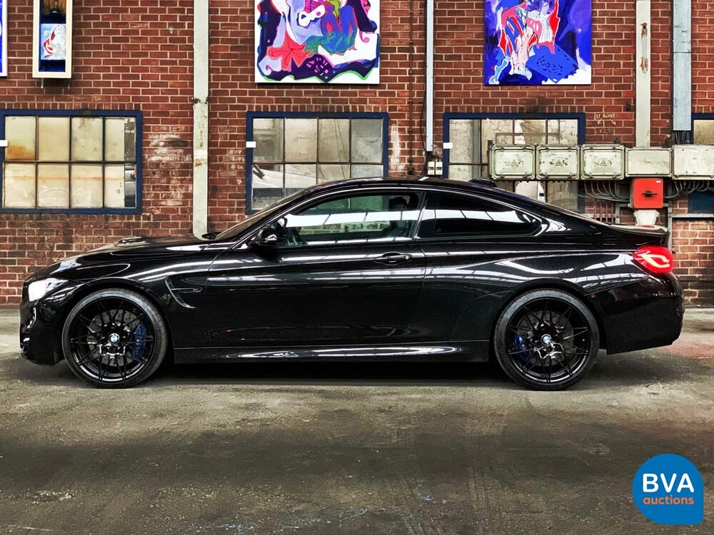 BMW M4 Competition Coupé 450 PS 4er 2017.