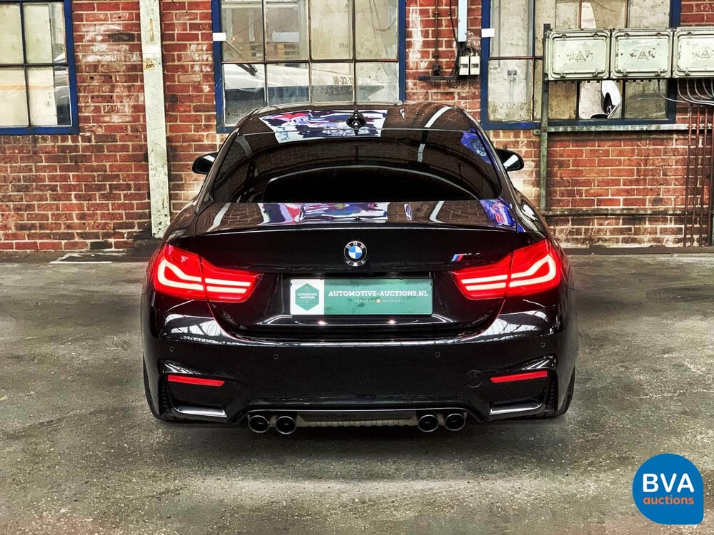 BMW M4 Competition Coupé 450 PS 4er 2017.