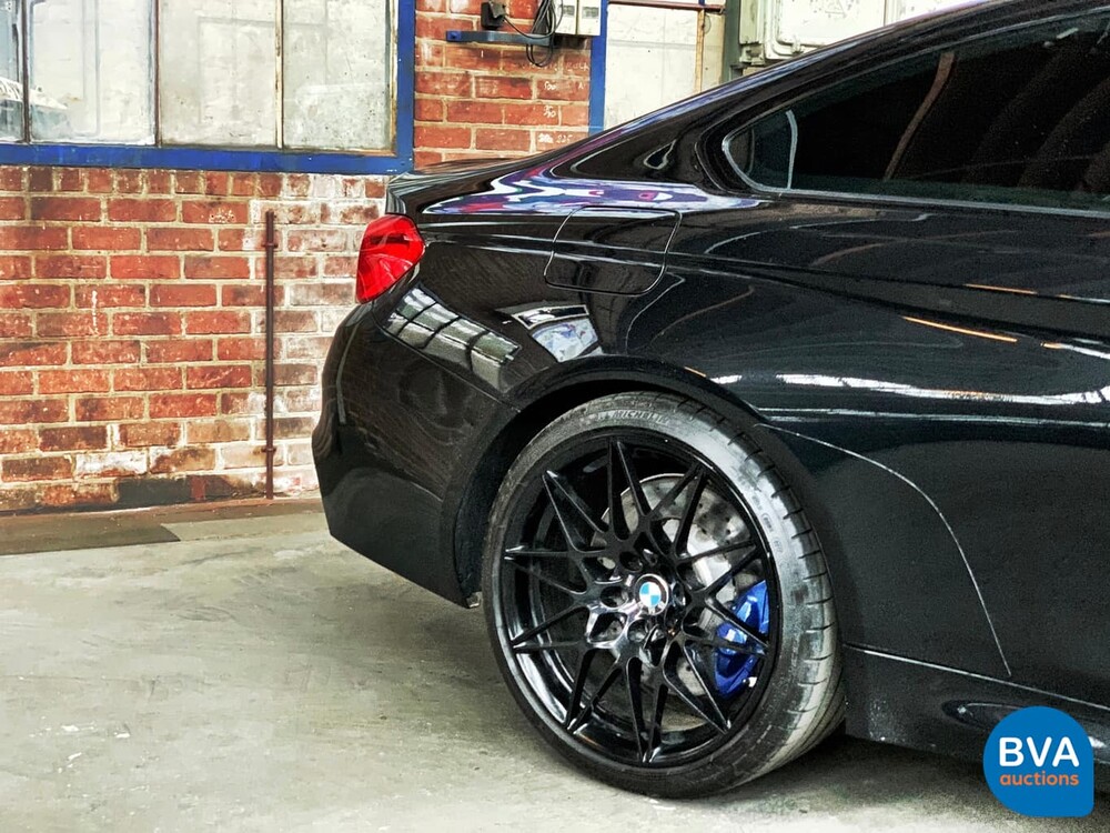 BMW M4 Competition Coupé 450 PS 4er 2017.
