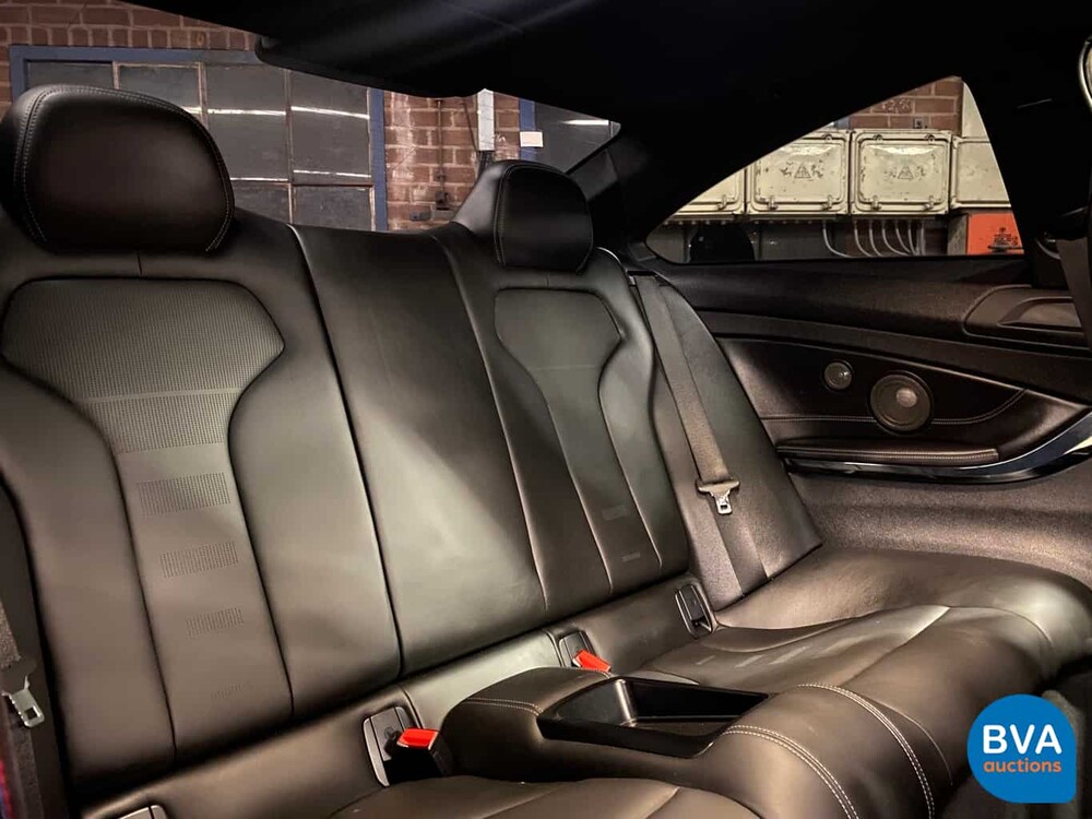 BMW M4 Competition Coupé 450 PS 4er 2017.