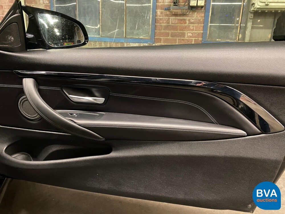 BMW M4 Competition Coupé 450 PS 4er 2017.