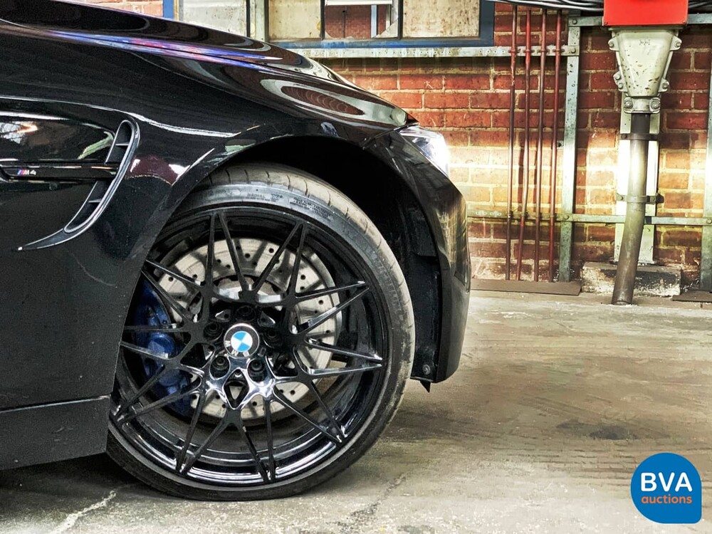 BMW M4 Competition Coupé 450 PS 4er 2017.