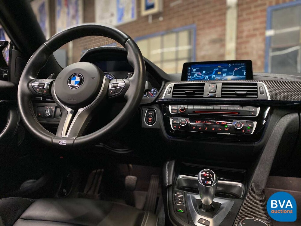 BMW M4 Competition Coupé 450 PS 4er 2017.