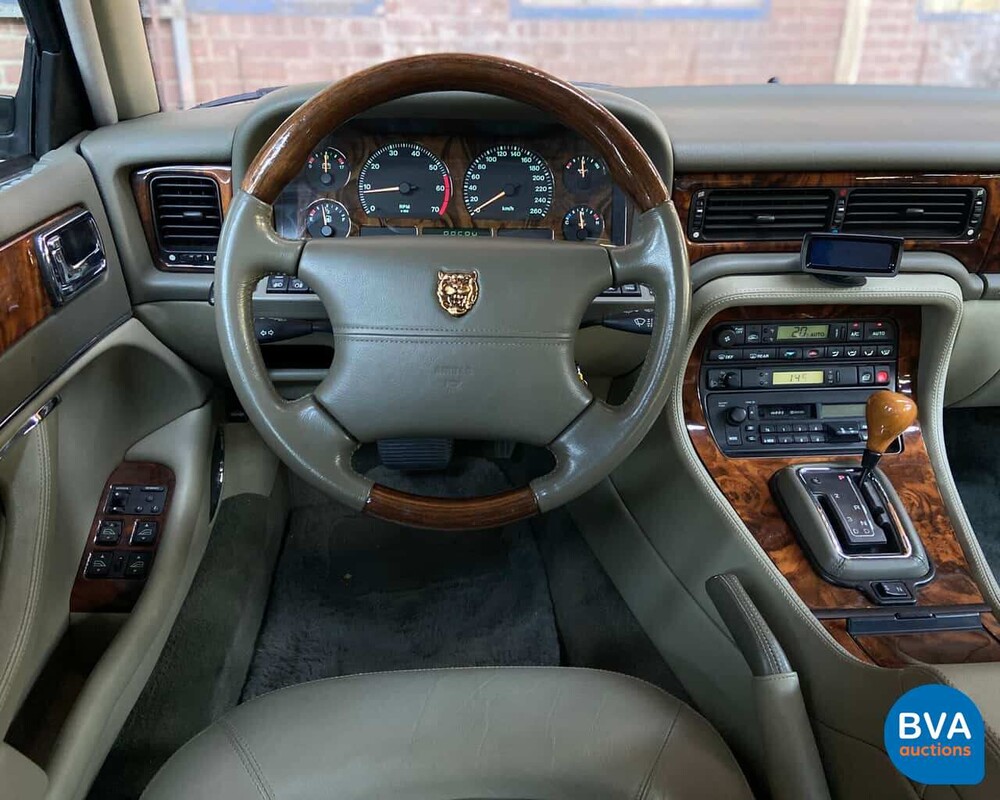 Jaguar Sovereign 4.0 V8 -1e Besitzer / Original NL- 1997, RD-SZ-07.