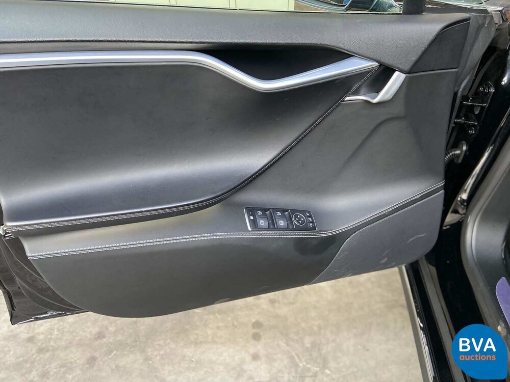 Tesla Model S 85D Base 423 Stück 2015, GJ-387-Z.