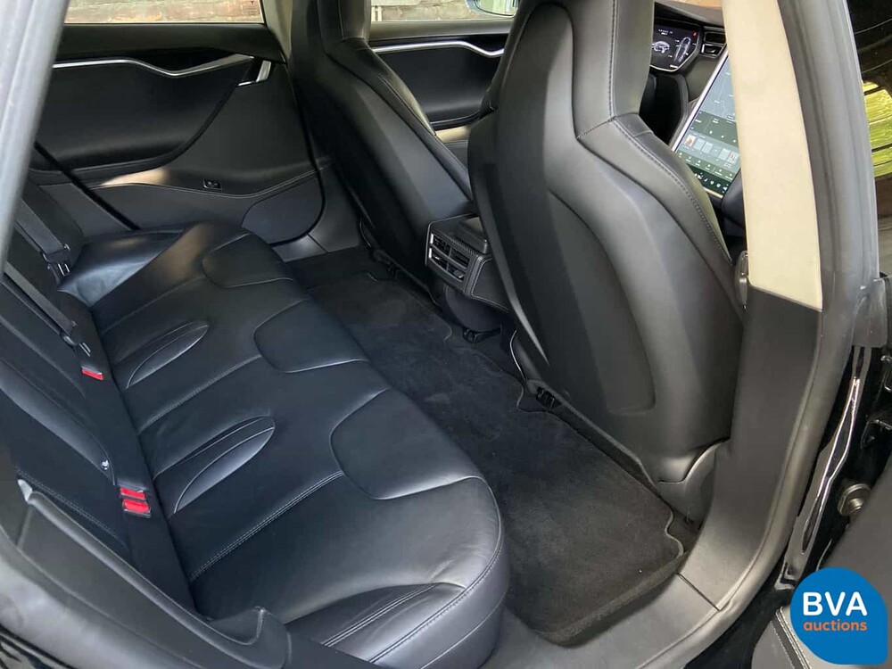 Tesla Model S 85D Base 423 Stück 2015, GJ-387-Z.