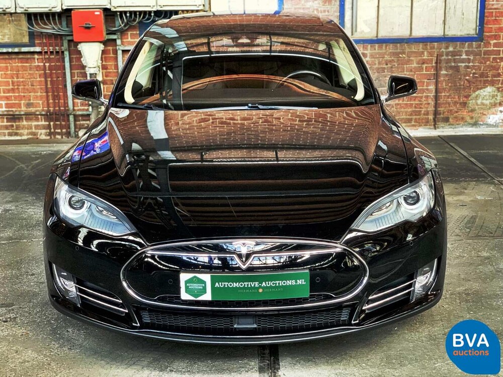 Tesla Model S 85D Base 423 Stück 2015, GJ-387-Z.