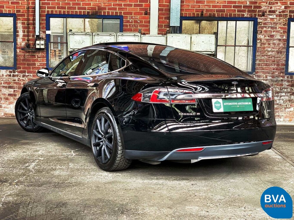 Tesla Model S 85D Base 423 Stück 2015, GJ-387-Z.