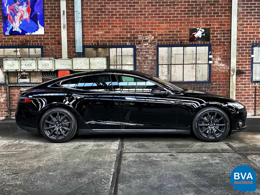 Tesla Model S 85D Base 423 Stück 2015, GJ-387-Z.
