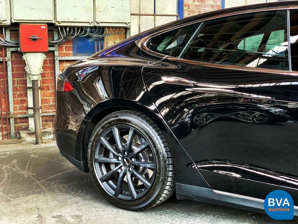 Tesla Model S 85D Base 423 Stück 2015, GJ-387-Z.