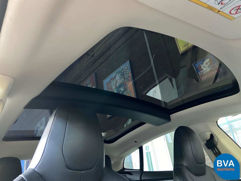 Tesla Model S 85D Base 423 Stück 2015, GJ-387-Z.