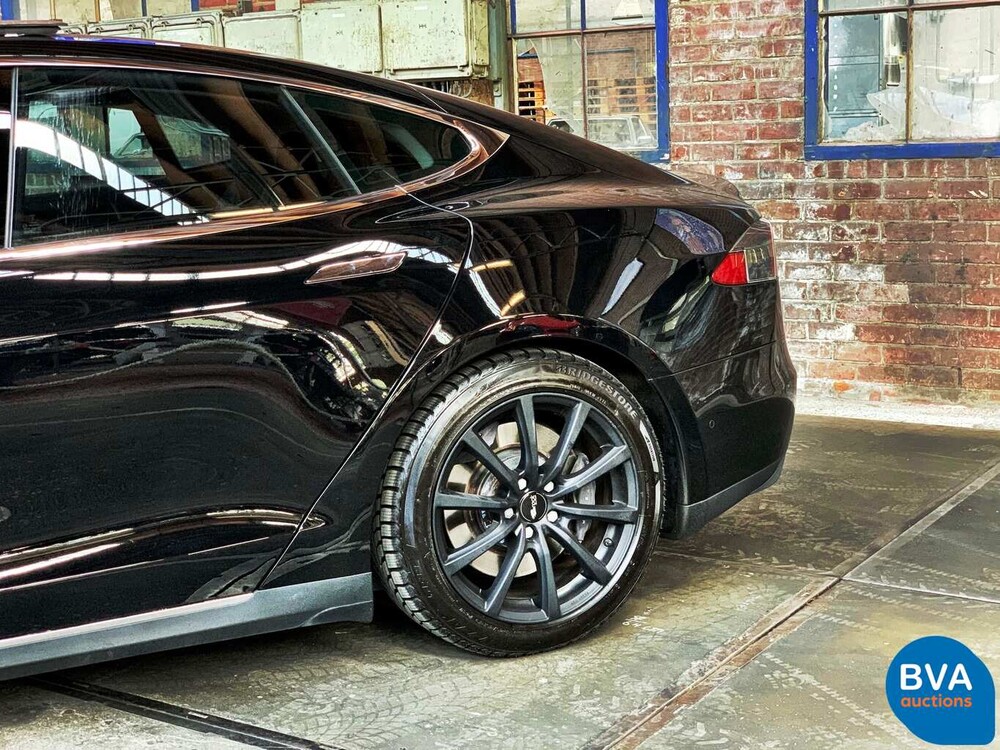 Tesla Model S 85D Base 423 Stück 2015, GJ-387-Z.