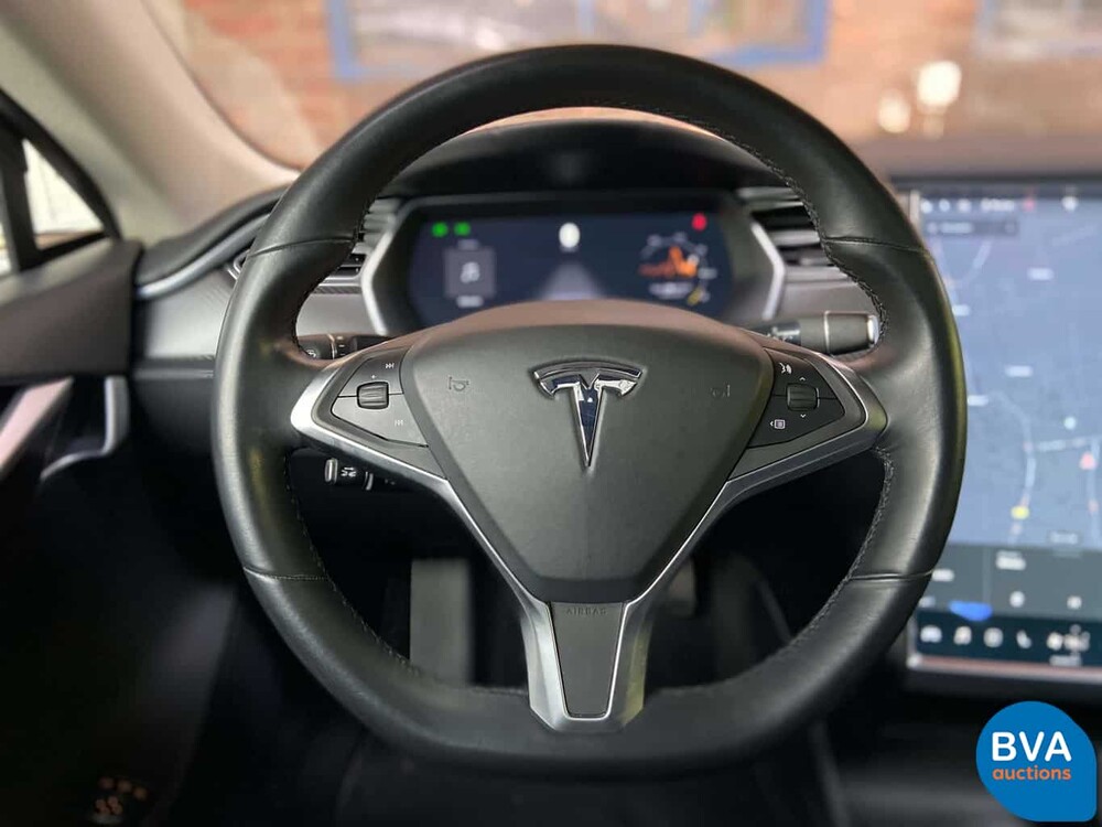 Tesla Model S 85D Base 423 Stück 2015, GJ-387-Z.