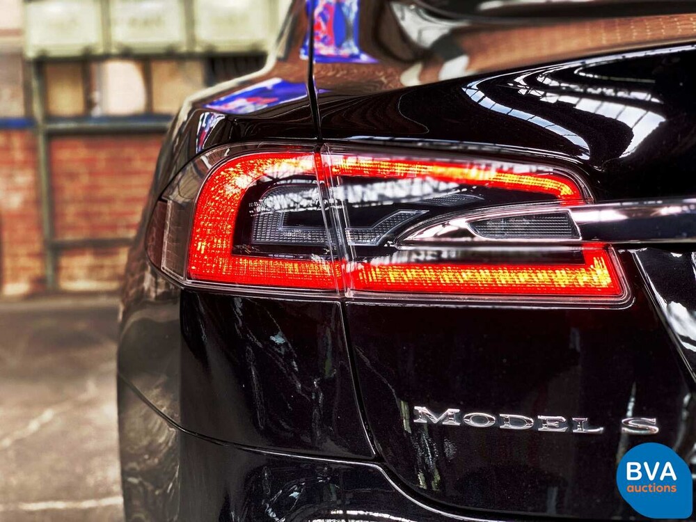 Tesla Model S 85D Base 423 Stück 2015, GJ-387-Z.