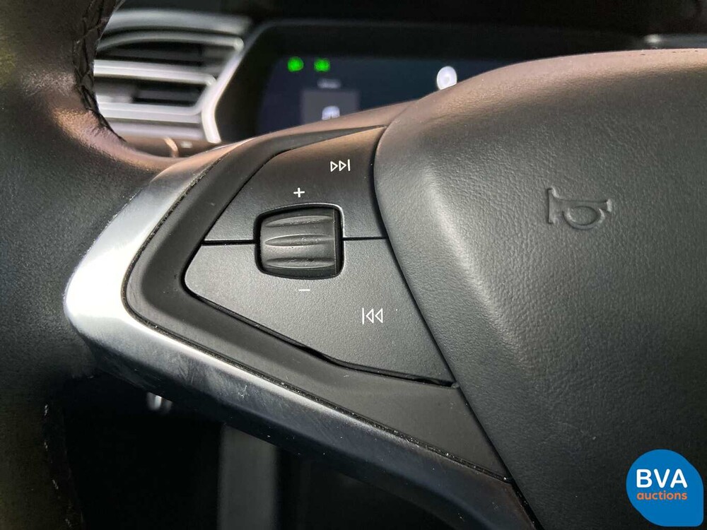 Tesla Model S 85D Base 423 Stück 2015, GJ-387-Z.