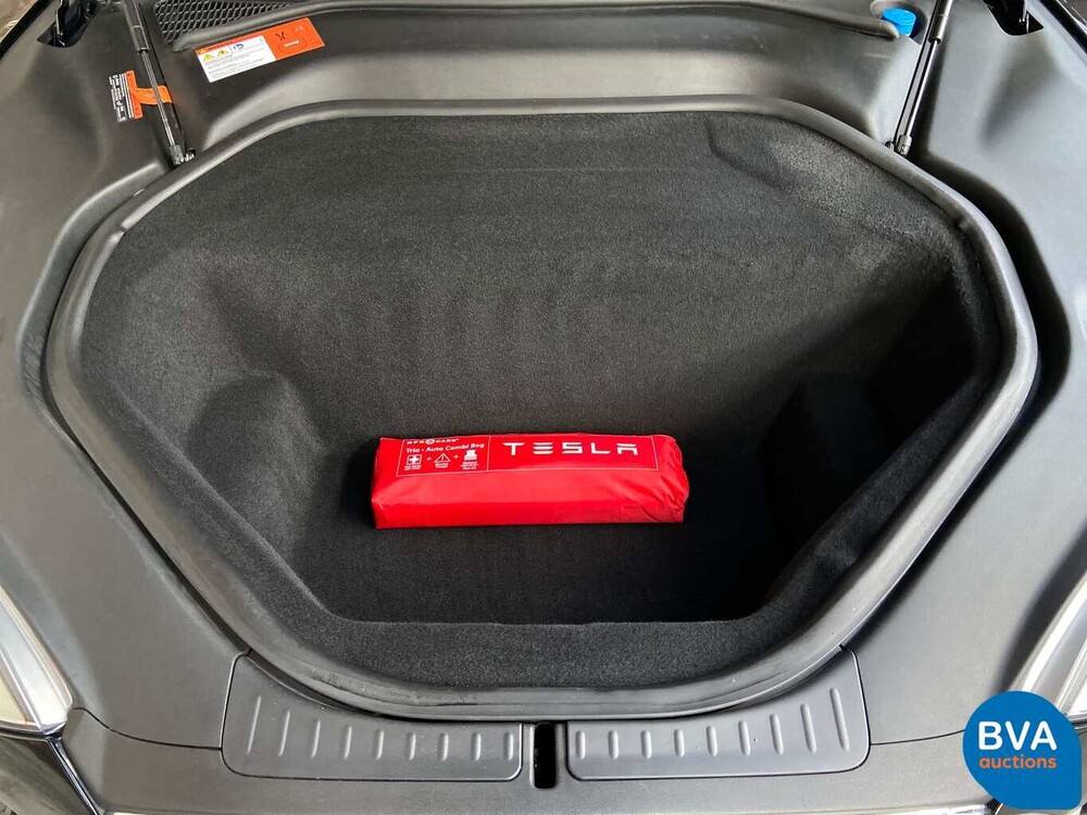 Tesla Model S 85D Base 423 Stück 2015, GJ-387-Z.