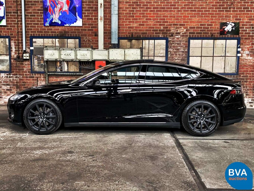 Tesla Model S 85D Base 423 Stück 2015, GJ-387-Z.