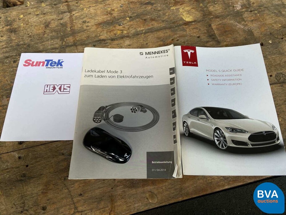 Tesla Model S 85D Base 423 Stück 2015, GJ-387-Z.