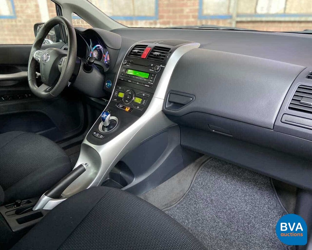 Toyota Auris Vollhybrid 1.8 Dynamic 2010, 83-NDB-1.
